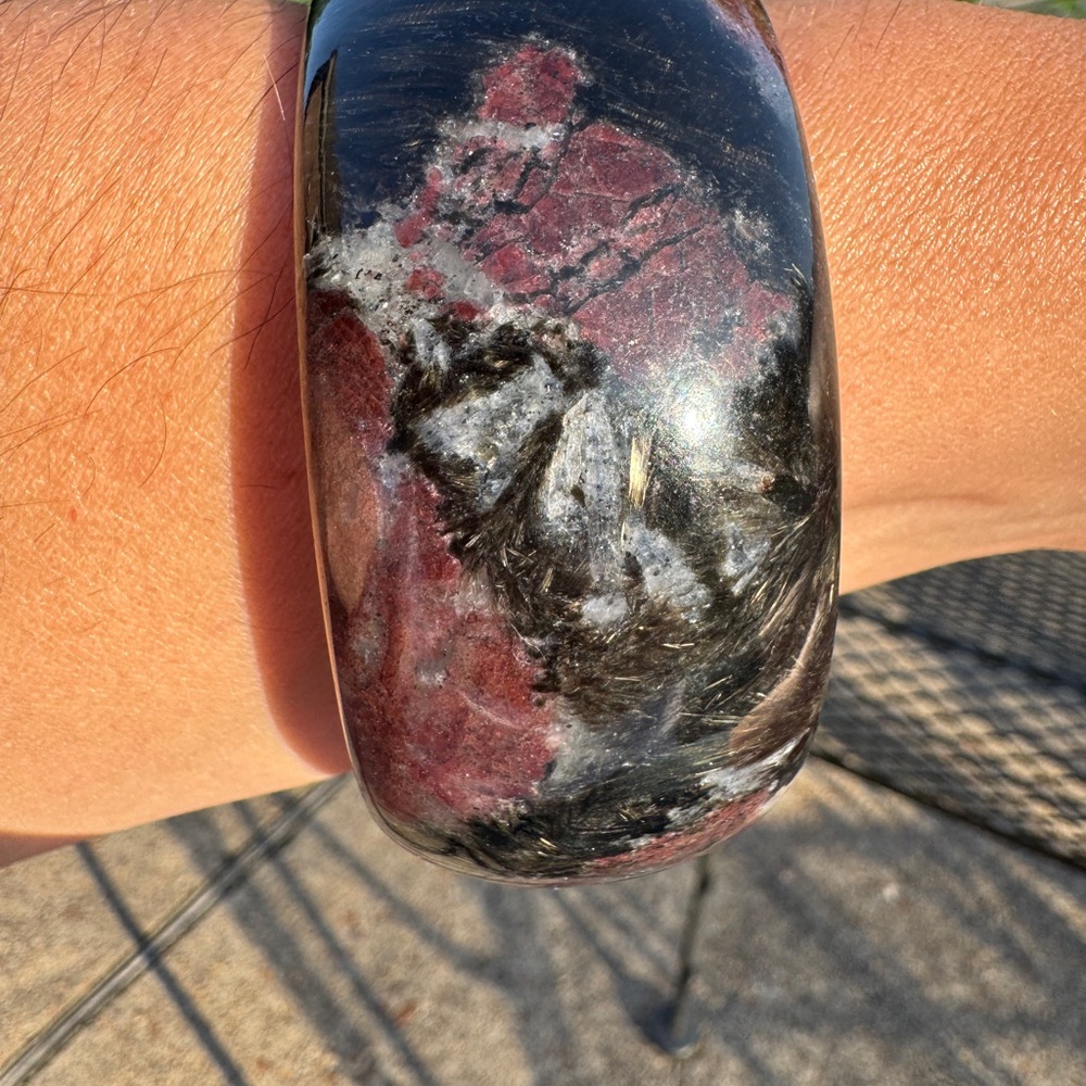 Garnet Amphibole Marbled Stone Bangle Bracelet